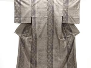 未使用品　仕立て上がり　縞に華紋織り出し本場泥大島紬着物(7マルキ)
